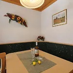 Gensbichler 住宿加早餐酒店 萨尔巴赫