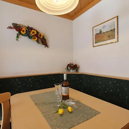 Gensbichler Bed and Breakfast Σάαλμπαχ-Χίντεργκλεμ