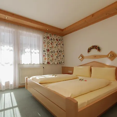 Gensbichler Bed and Breakfast *