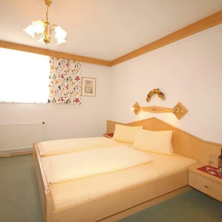 Gensbichler 住宿加早餐酒店 4*